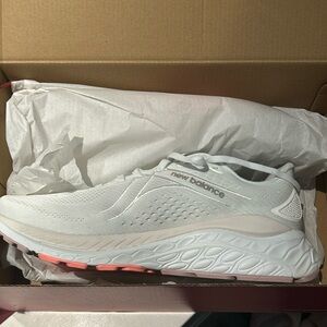 New Balance fresh foam - size 10. Brand new in box - white